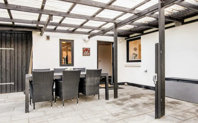 6 Person Holiday Home in Borkop
