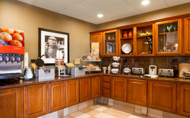 Hampton Inn & Suites Addison