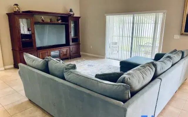 Modern and Spacious 4 Bedroom Home