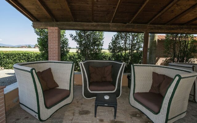 Attractive Apartment Near the Beach and the Clear Blue Sea