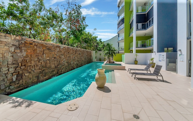 Pool View City Centre Apartment 206