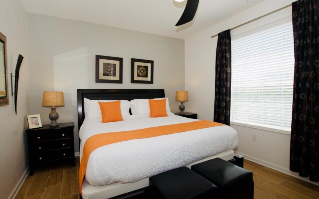 Vista Cay Luxury Lakeview 4 Bedroom Condo 3095