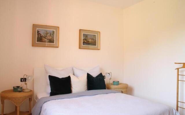 Casa Cecilia, 2 bedrooms, 1 bathroom, lake view, pool
