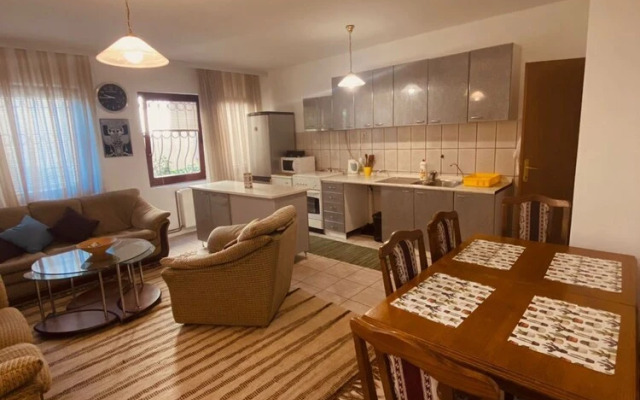 Den Hostel