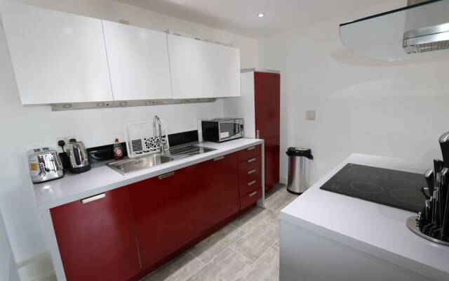 Modern One Bed City Centre Apartment in Southside