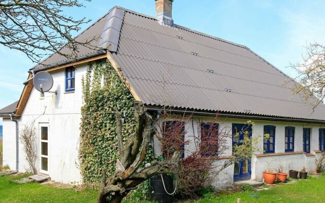 Rustic Holiday Home in Løgstør near Sea