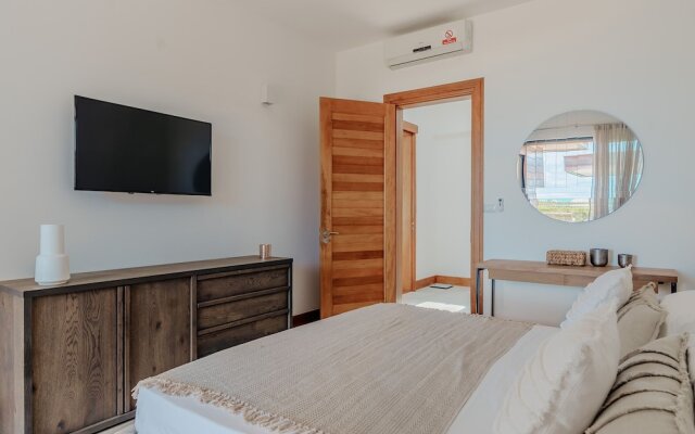 Peninsula Beach Villa with LOV