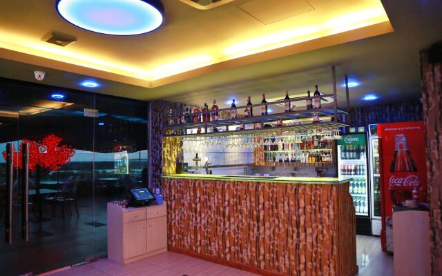 Uptown Hotel