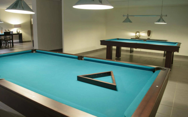 Hotel Oasis Salinas Sea