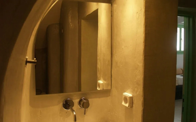 Mythos Traditional Stonehouse