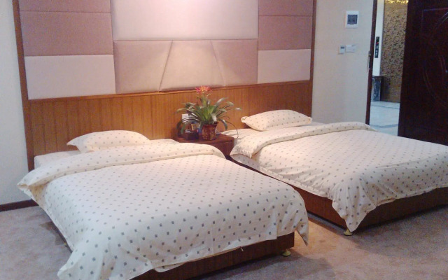 Heyuan Business Hotel