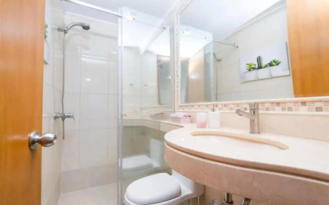 Charming Spacious Apt w City Ocean Views