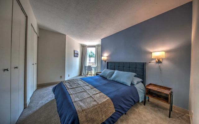 Upscale Apt with Private Work From Anywhere Office