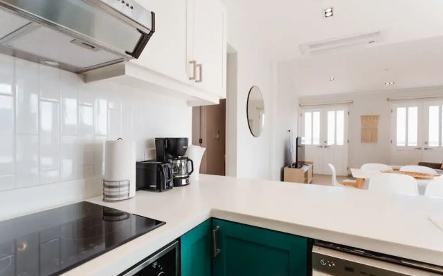 w Radiant 2BR w Terrace in Panama