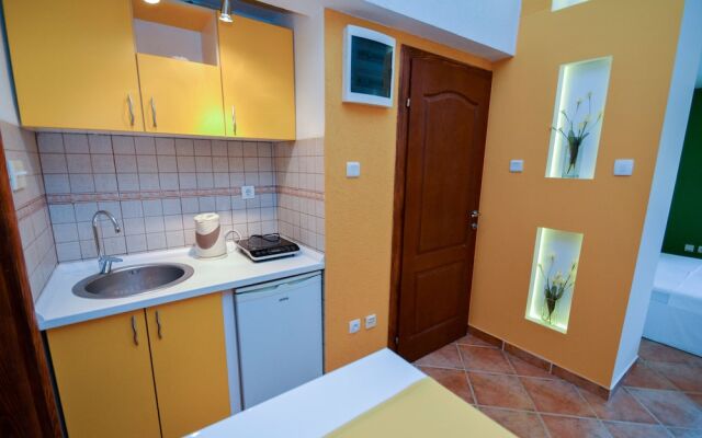 Apartment House 91