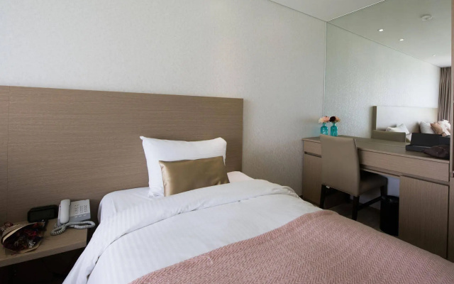 Artstay Hamdeok Beach Hotel