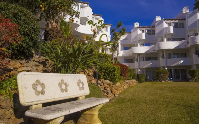 Beautiful family duplex walking distance to the beach