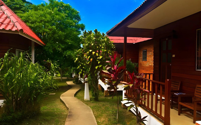 Krathom Khaolak Resort