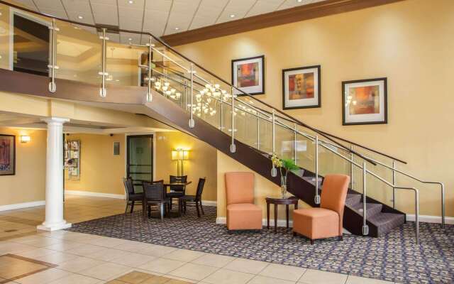 Quality Inn and Suites St Charles - West Chicago