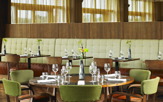 Lingfield Park Marriott Hotel & Country Club