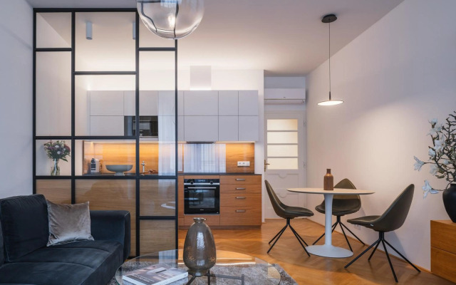 Sophisticated Apartment in Vinohrady by Prague Days