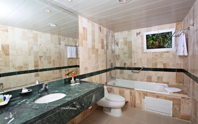 Eurostars Grand Cayacoa
