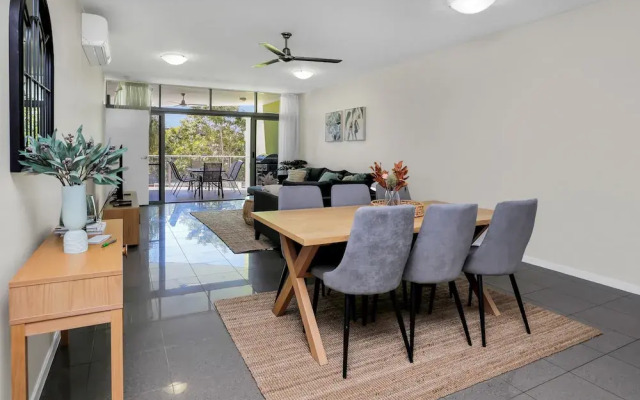 City Centre Apartment with Mountain View