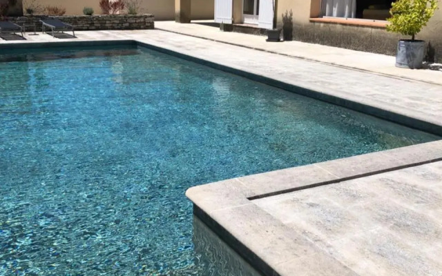 Villa dans le LUBERON à 2 km de LOURMARIN