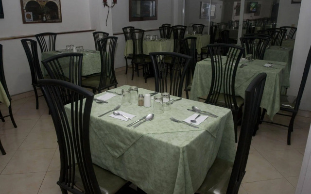 Hotel Calima Real