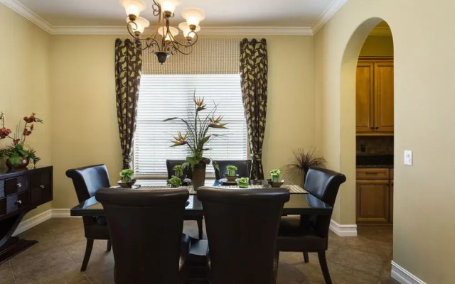 Panoramic Golf Course Views 5 Br home by RedAwning