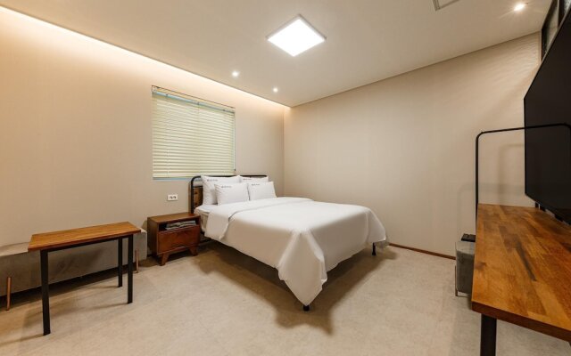 Gunsan Laonhaje Hotel