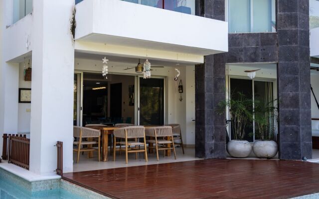 Stunning Ocean Front By Condo Boutique