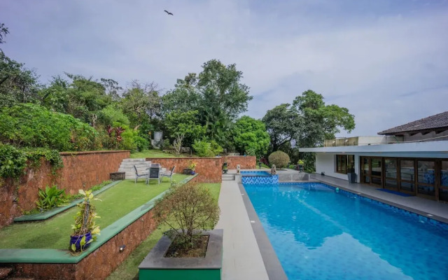 Stunning Hilltop 3BR Villa w Pool and River View