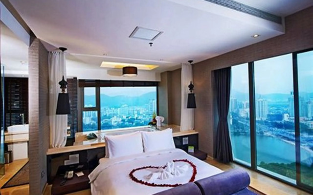 Le Parker International Hotel