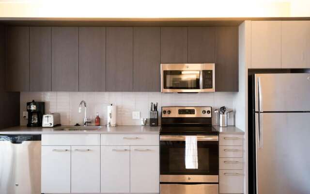 Modern & Uniquely Designed Suite in Old City