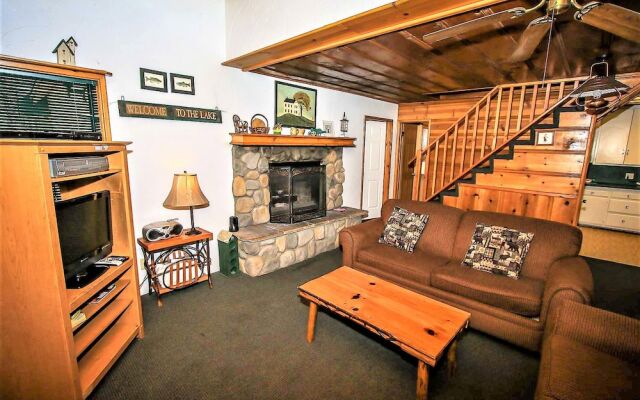 Kelley's Kabin 290 by RedAwning