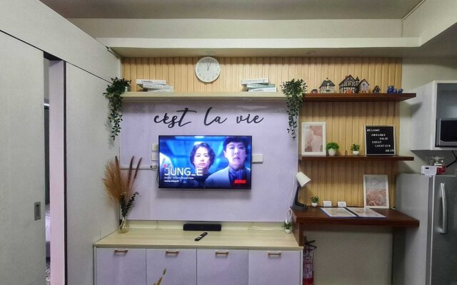 One Bedroom Balcony With Great Location and Value