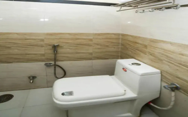 OYO 18651 Hotel Sharda