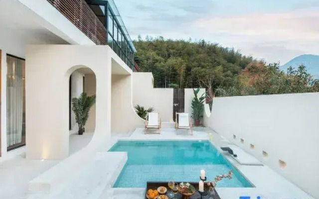 Juesu Hot Spring Hostel