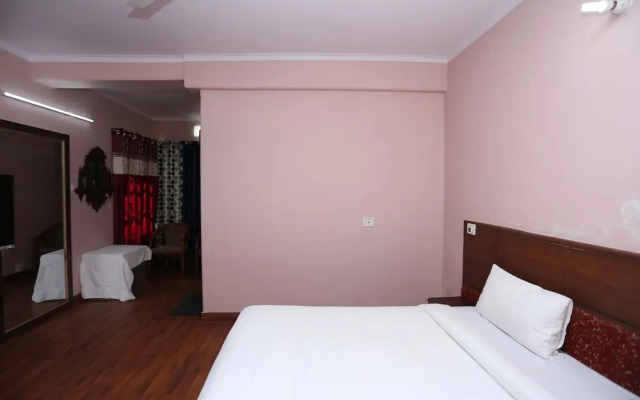 OYO 11047 Home Spacious 3BHK Bhumiyadhar
