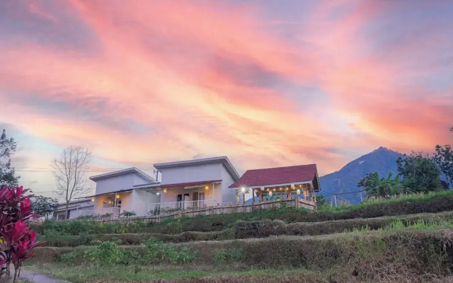 Santya Loka Lodge & Twin Waterfall