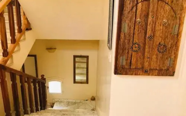 Sarra Hotel