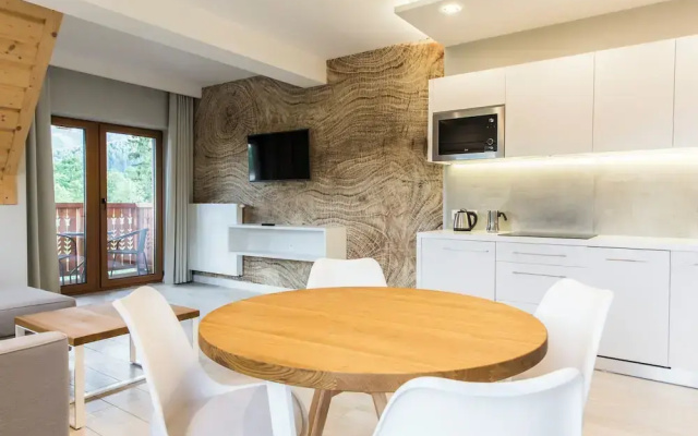 Royal Hill Residence