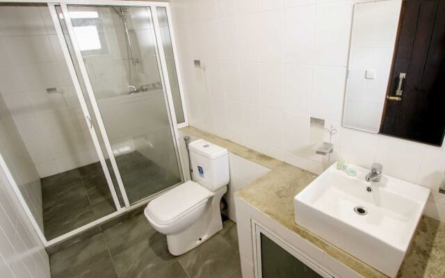 Yoho Solid Hotel Borella