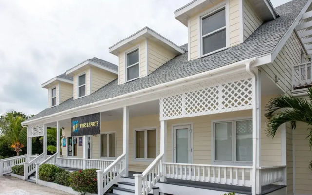 Four Points Suite by Eleuthera Vacation Rentals