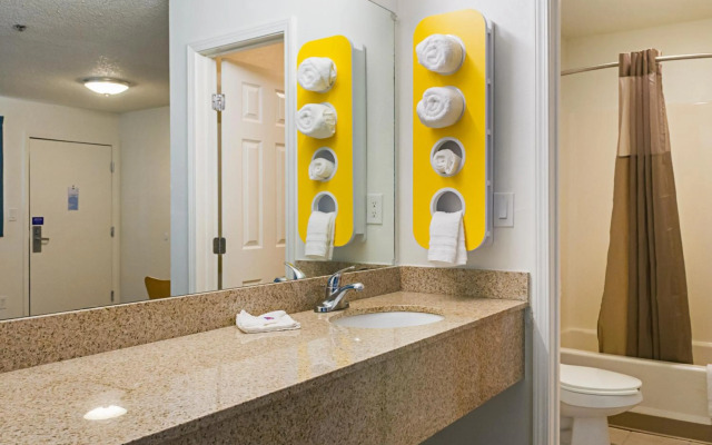 Motel 6 Bay Saint Louis, MS