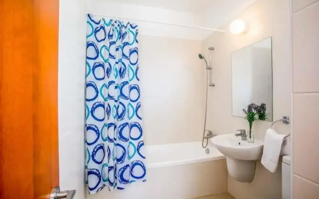 Villa White Moonflower