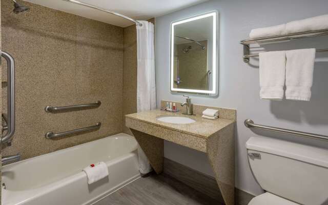 Wingate by Wyndham Waldorf/Washington DC Area