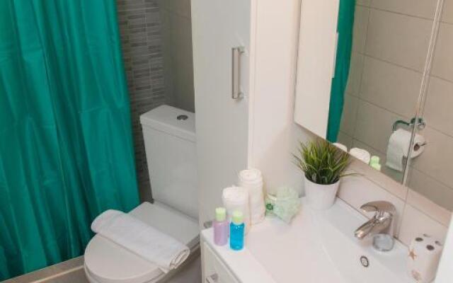 City Center Apartment near HELEXPO
