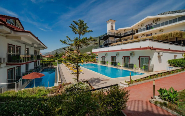 Sunshine Holiday Resort